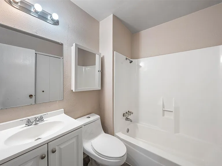 1111 W Rundberg Ln — Photo 12