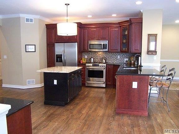 3rd image of 34 Fieldhouse Ave