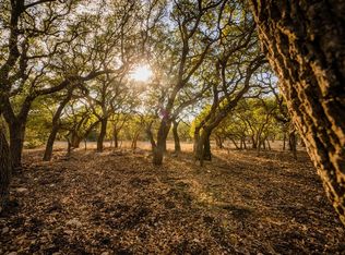 6 Roan Meadows Ln, Harper, TX 78631