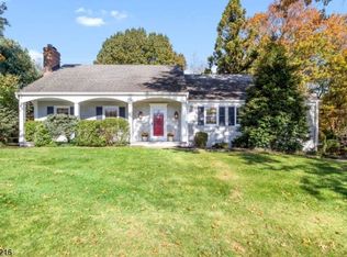 90 Rolling Hill Dr, Millington, NJ 07946