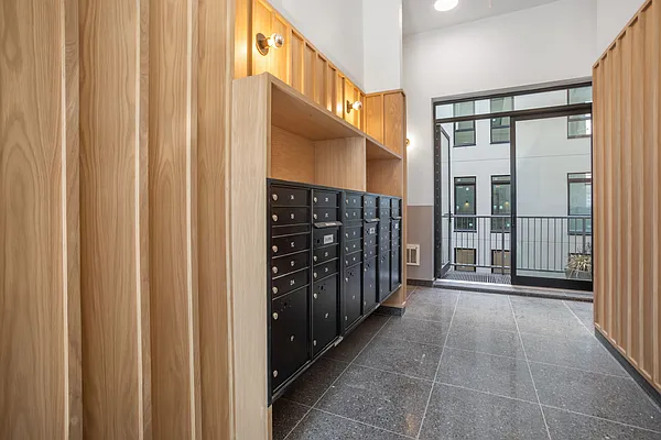 Rented by Artifact.co | media 12