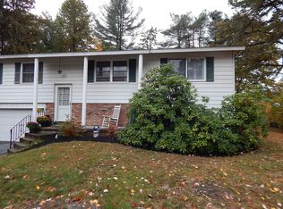 24 Red Coach Trl, Ballston Spa, NY 12020