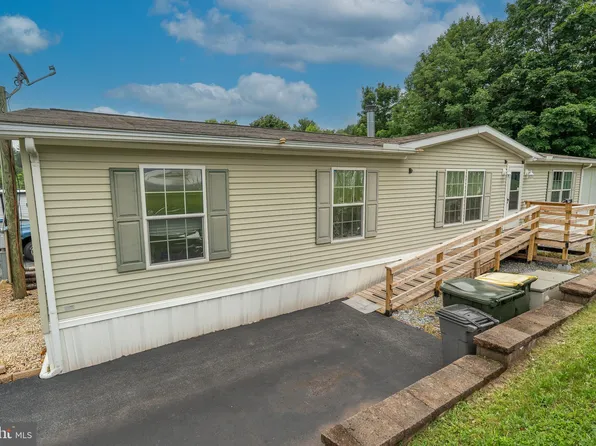 688 Hopeland Rd, Lititz, PA 17543
