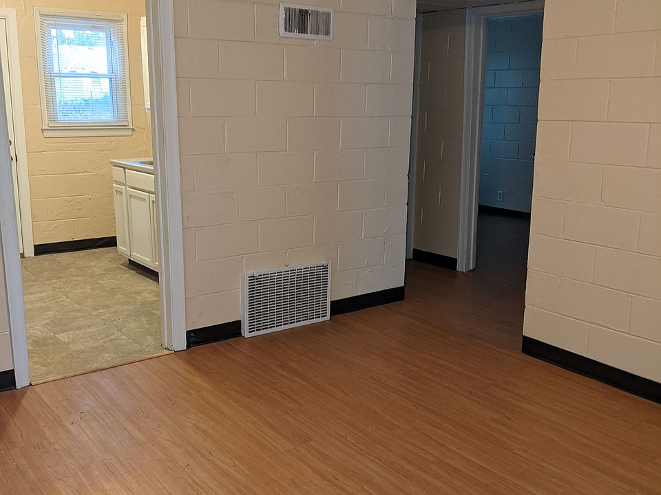 1st image of 2943 Schofield Ave