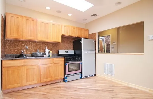 Rented by G2 Realty Group LLC | media 21