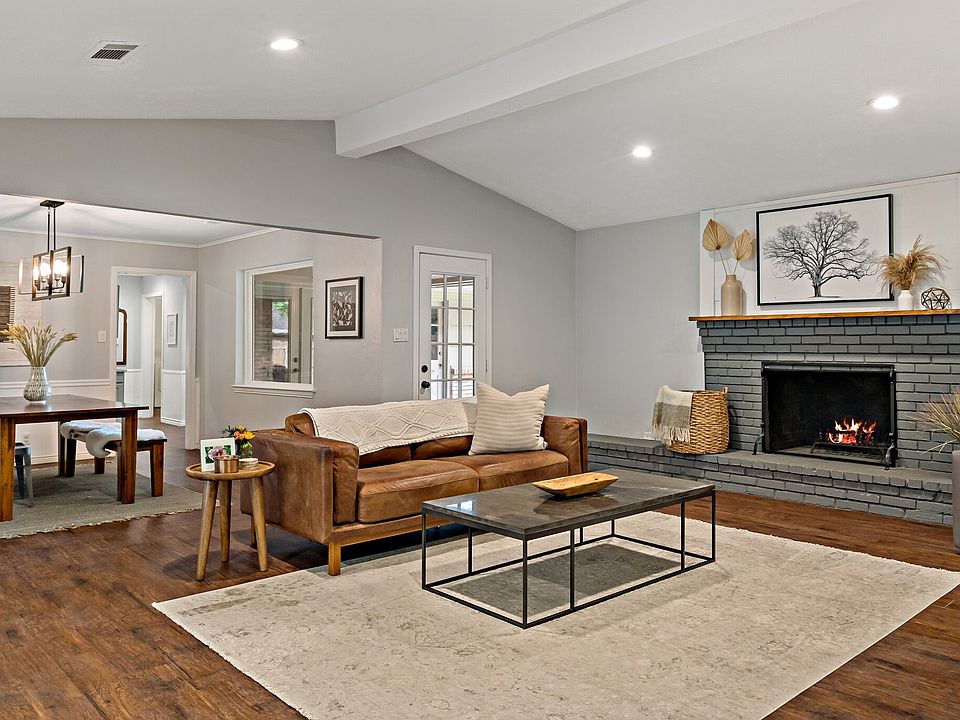 1st image of 2611 Briarcove Dr