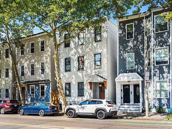 3rd image of 310 Chelsea St
