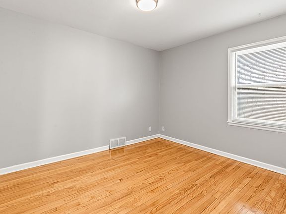 4th image of 6352 Poppleton Ave
