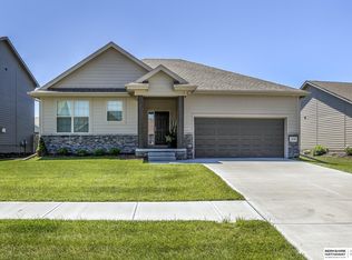 20509 Howe St, Elkhorn, NE 68022