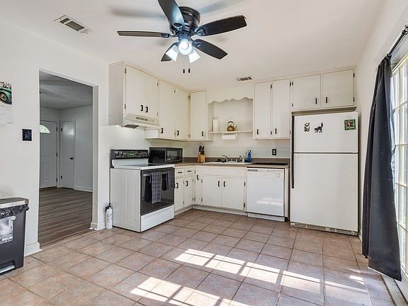 4th image of 2090 Little River Ln