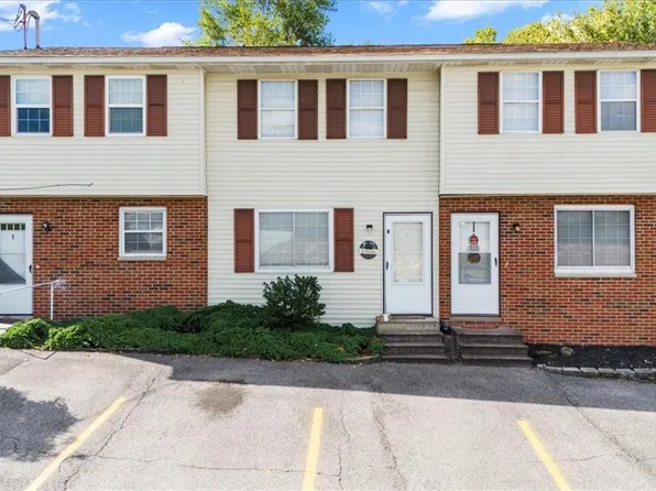 122 E 4th St, Williamstown, WV 26187