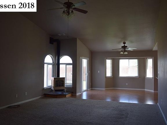 2nd image of 730 Valley Vista Way