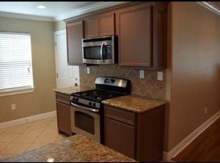 2009 Neumann Dr, Galveston, TX 77551