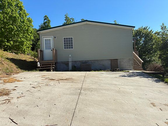 2nd image of 872 S Dogwood Dr