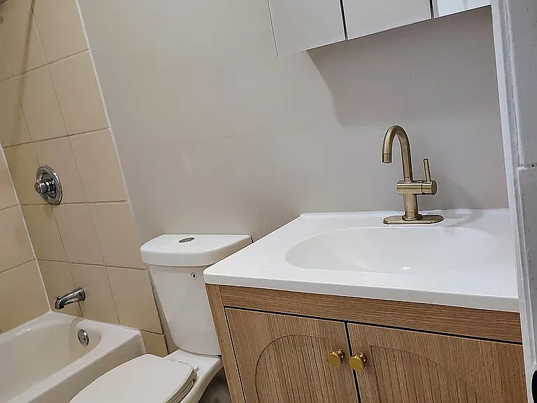 2 bed, 850 sqft, $2,100 — Photo 4