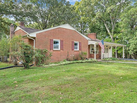 5th image of 369 Dogwood Dr
