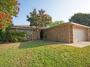 7111 Forestview Dr, Arlington, TX 76016