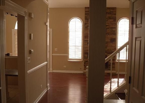 2nd image of 1060 Lakewood Cir