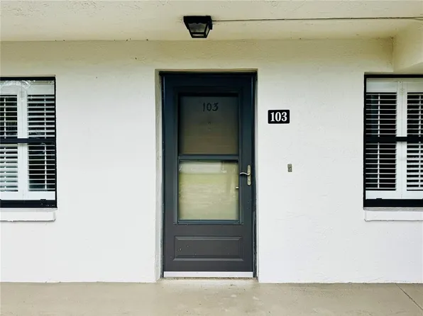 4910 Bay St NE APT 103, Saint Petersburg, FL 33703