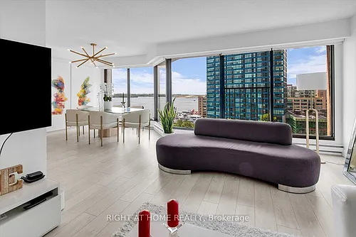 65 Harbour Sq #1304 Photo 1