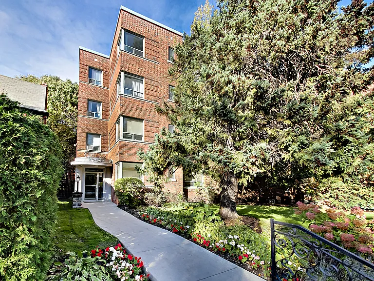 14 Chatsworth Dr #410 — Photo 6