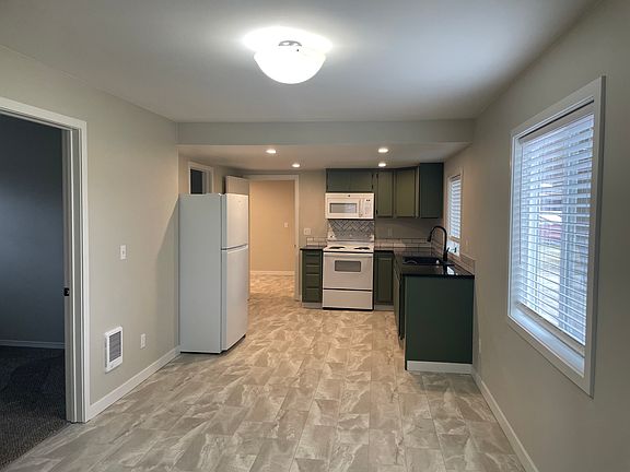 5th image of 18217 E Sprague Ave