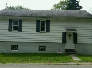 135 Garber Rd, Washington, PA 15301
