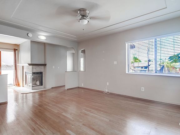 5th image of 4465 Arch St