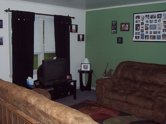 2nd image of 16 Den Mar Dr