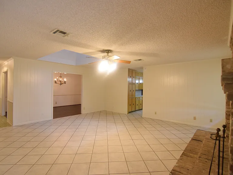 10920 Hartrick Bluff Rd — Photo 8