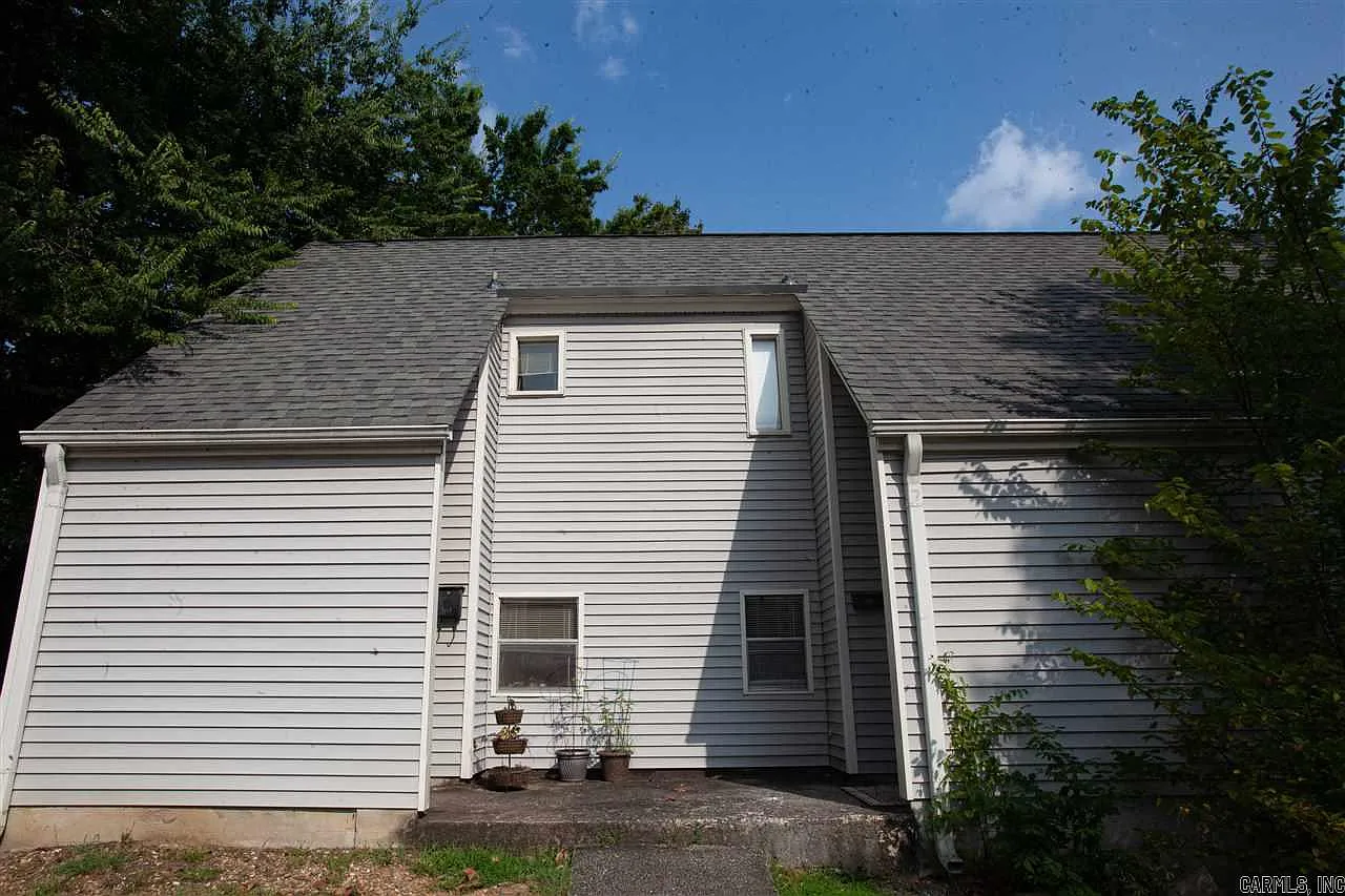 2 bed, 1.5 bath, 1000 sqft, $1,150 — Photo 2