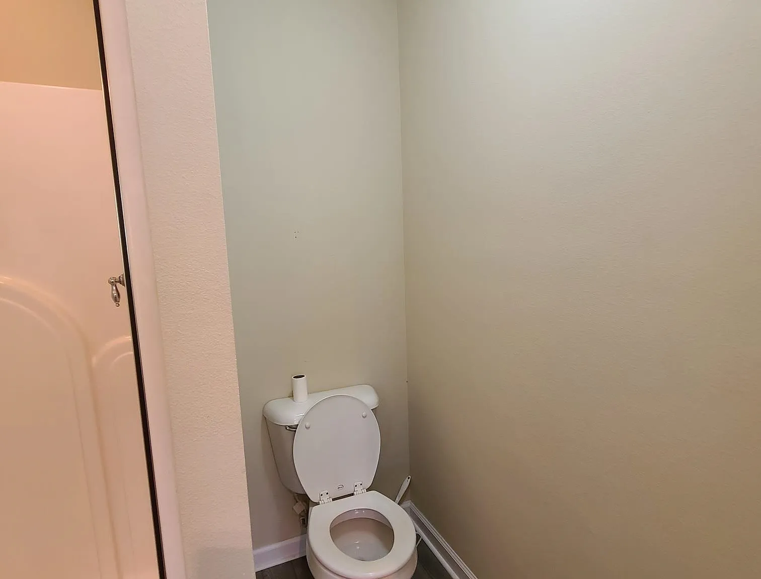 4 bed, 2.0 bath, 1790 sqft, $1,950 — Photo 2