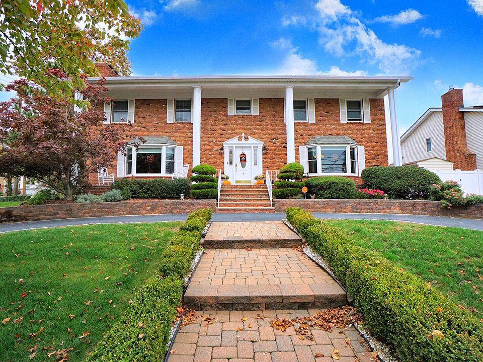 1st image of 451 Yetman Ave