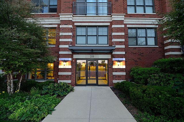 1st image of 255 E Liberty Dr APT 402