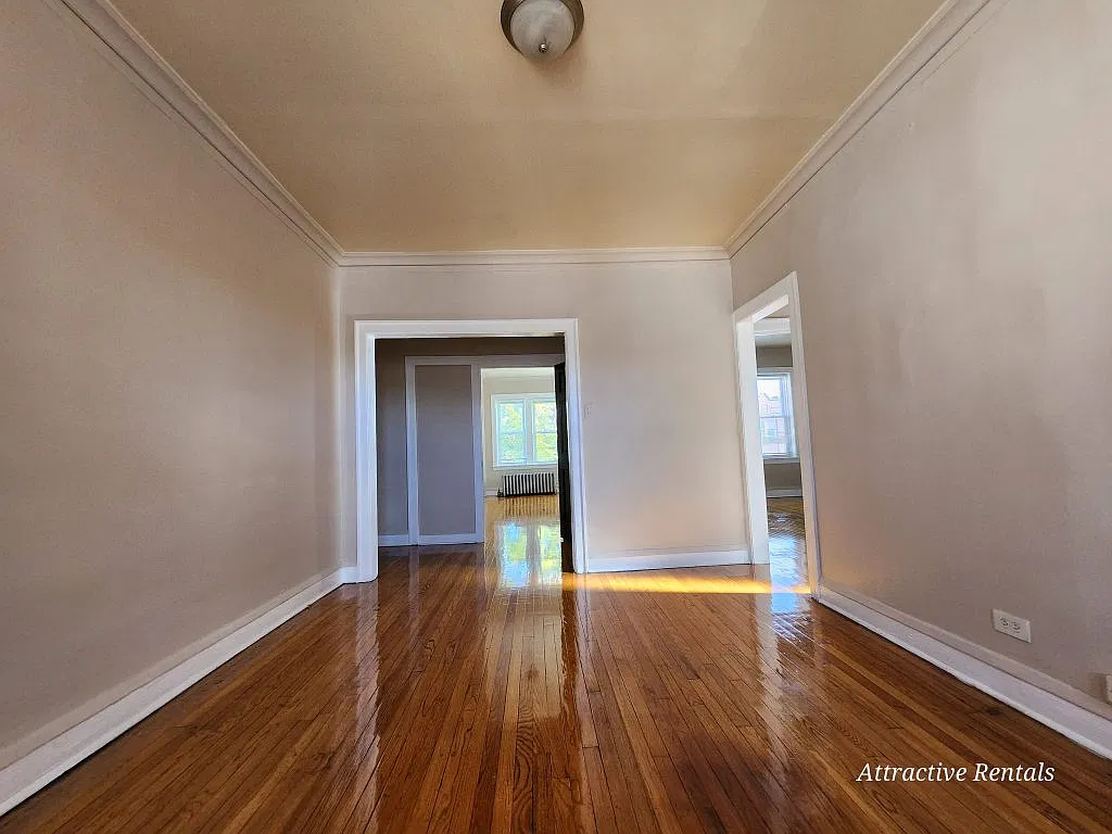 2 bed, 950 sqft, $1,025 — Photo 2