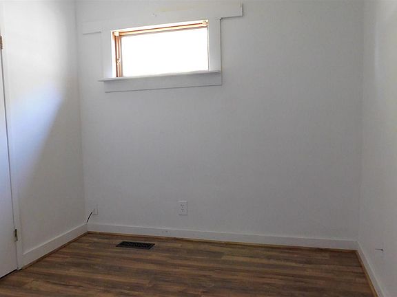 4th image of 315 Robert St