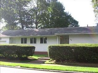 52 Koehl St, Massapequa Park, NY 11762