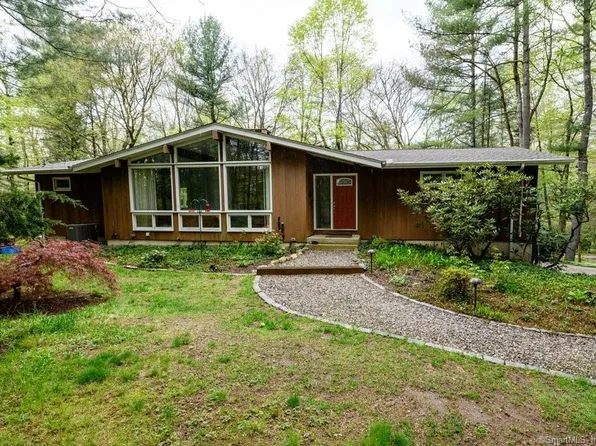 10 Timber Lane, Woodbridge, CT 06525