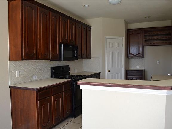 4th image of 6205 Candletree Ln