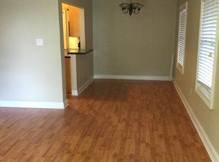 10 Flagler Dr, Miami Springs, FL 33166