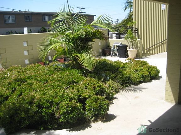 3rd image of 2140 Howard Ave