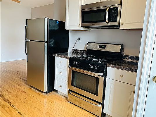 2nd image of 145 Lefferts Ave #2L