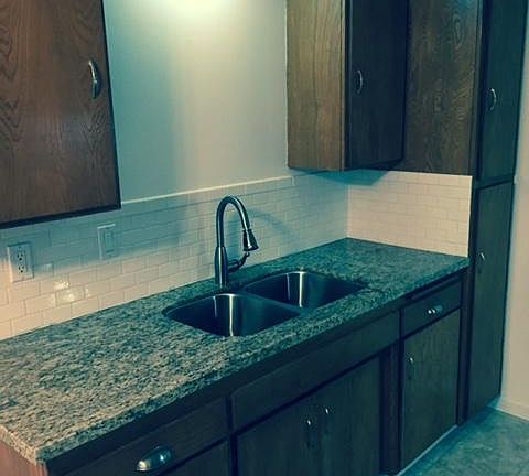 4th image of 919 Castlewood Dr APT 2