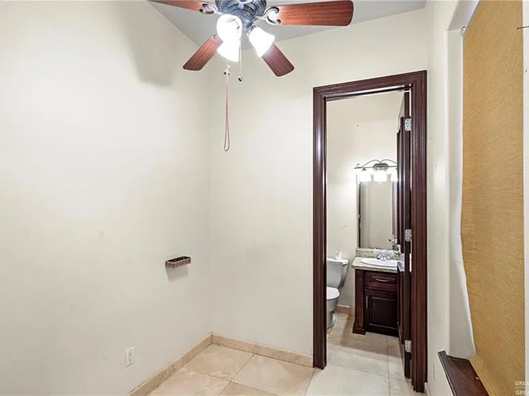 4202 San Efrain — Photo 31