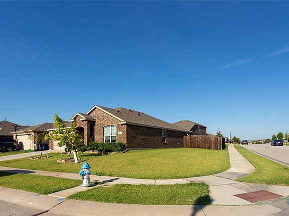 2nd image of 2136 Meadow Park Dr