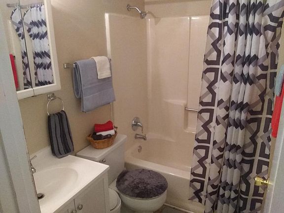 4th image of 2731 Bullock Ave