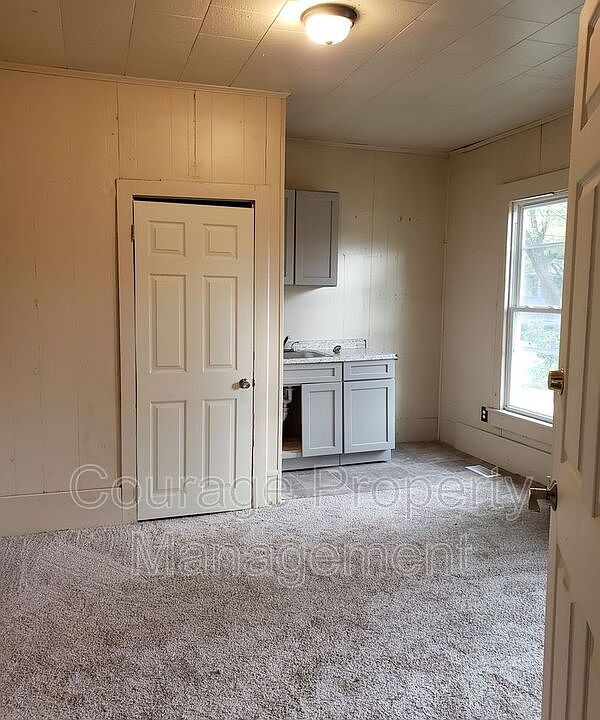 2nd image of 164 Boardman St #1