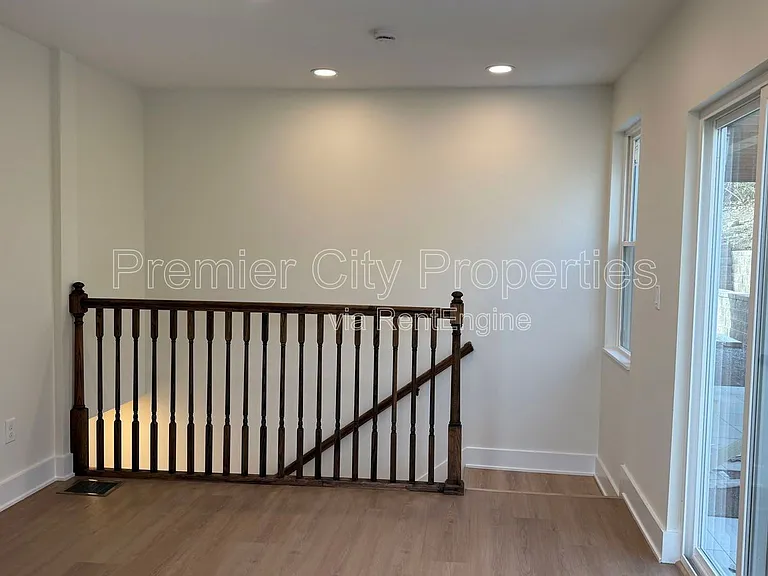 240 McGregor Ave #1 — Photo 18
