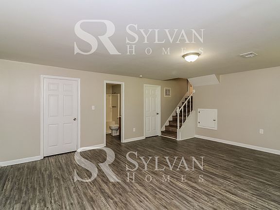 3rd image of 16 W Eli Dr