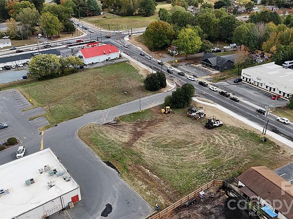 4th image of 3 Pleasant Plains Rd